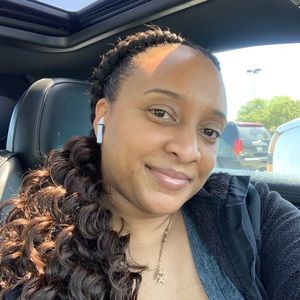 Meet your Posher, Dominique a